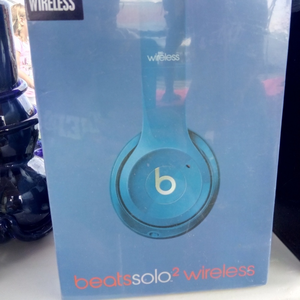 Blue solo2 wireless headphones by beats