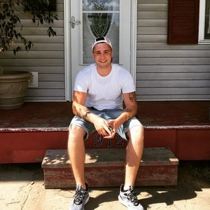 Meet your Posher, Dakota