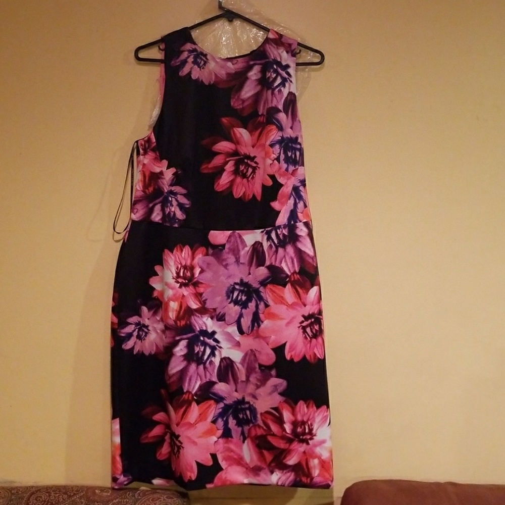 Dress - Picture 3 of 5