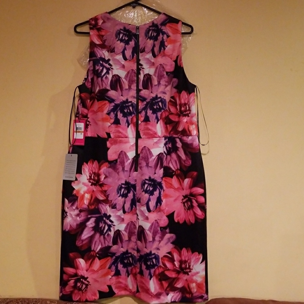 Dress - Picture 4 of 5