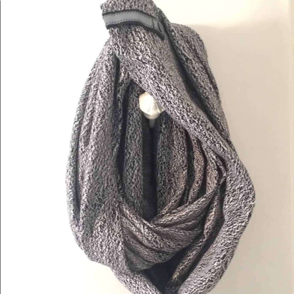 Lululemon Vinyasa Scarf NWOT Never Worn!