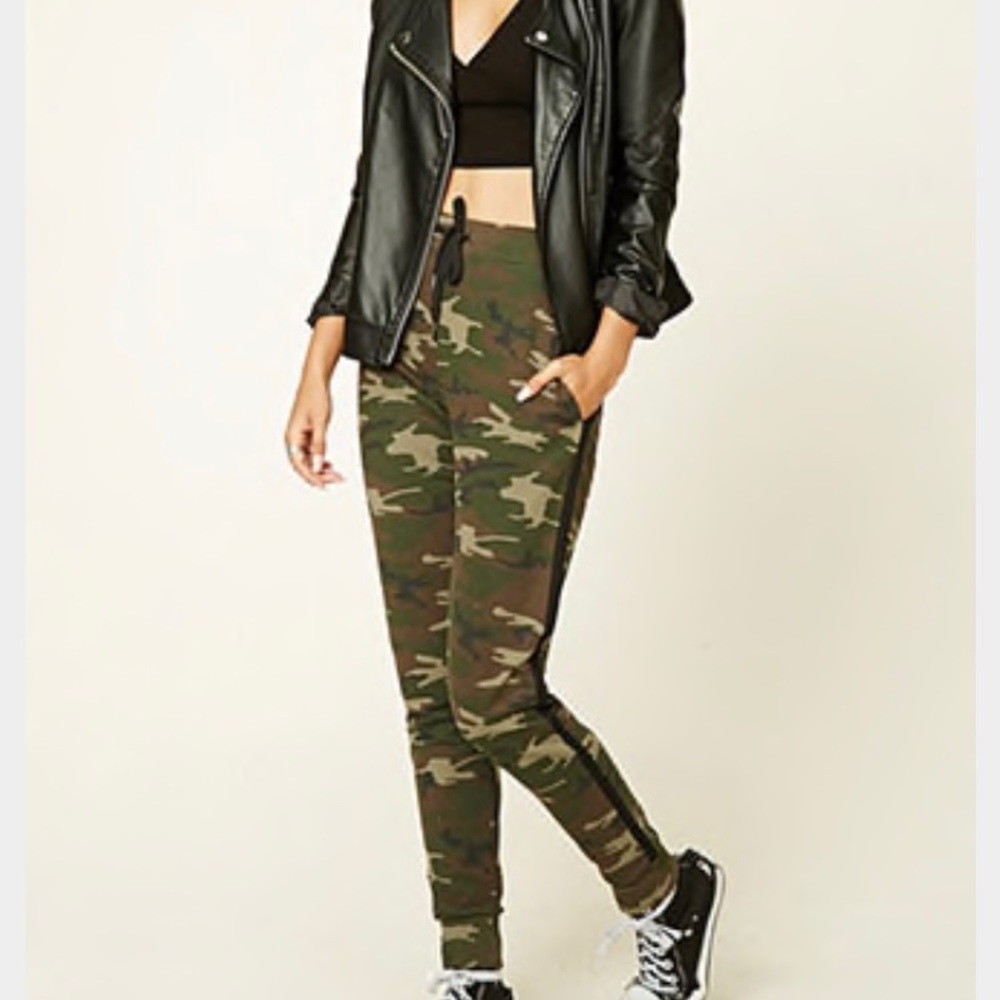 Forever 21 Camo Draw String Sweats