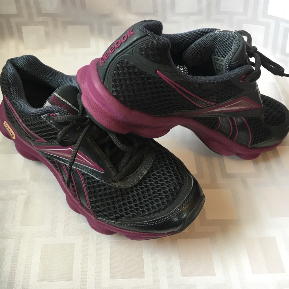 Reebok RunTone Black/Purple EUC - 6