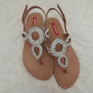 💀  Tan Rhinestone With Pearls Sandals sz 8M