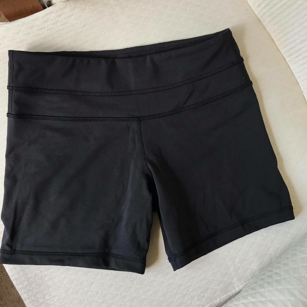 Lululemon shorts sz 6
