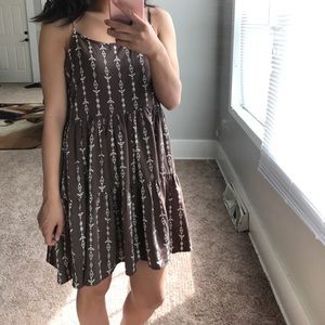 Brown arrow print dress