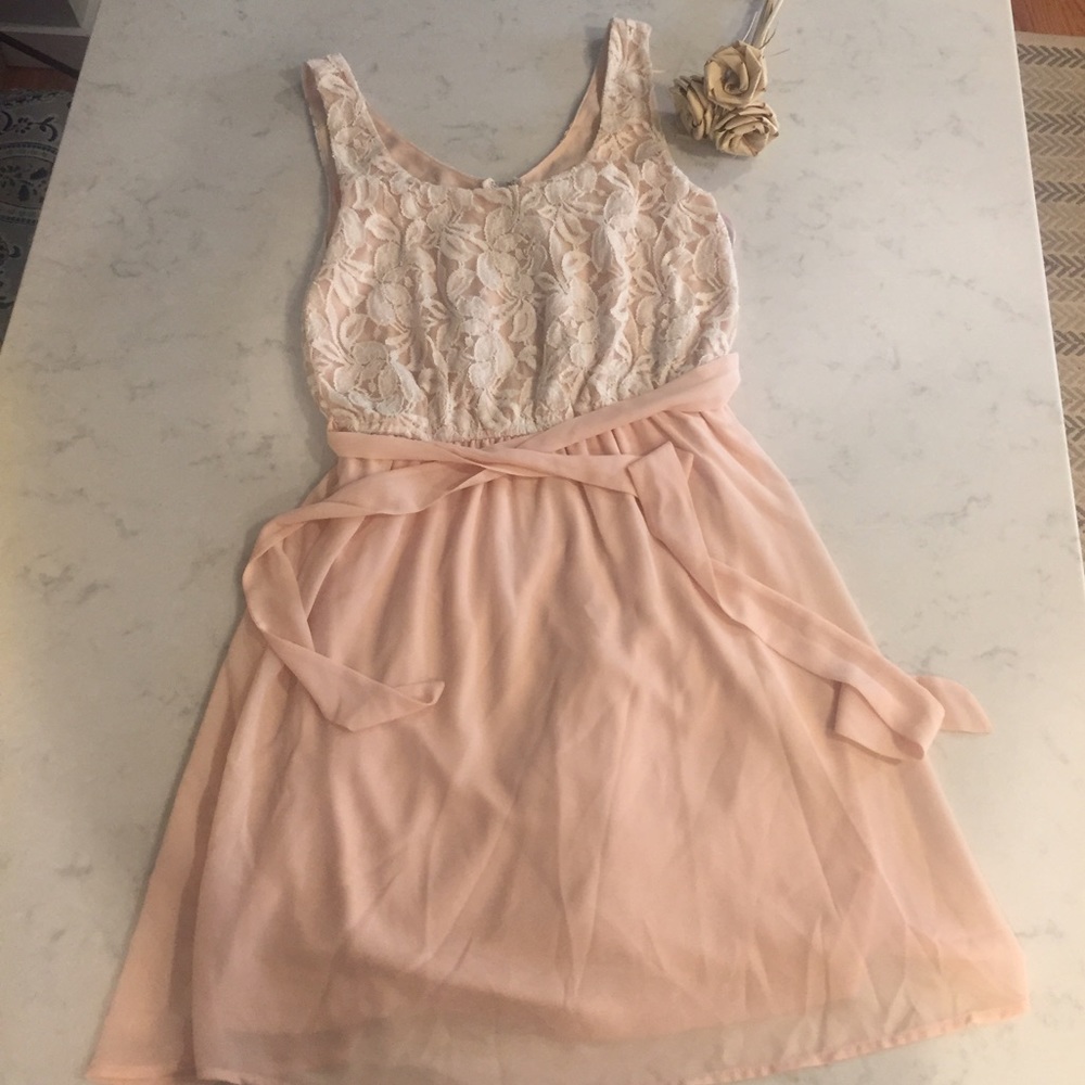 Dress - Picture 2 of 4