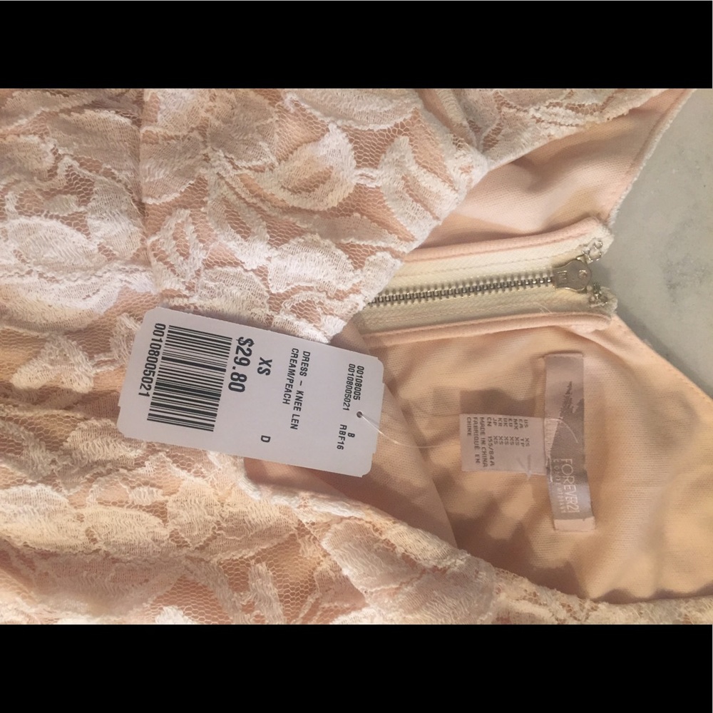 Dress - Picture 4 of 4