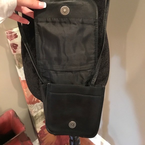 Black leather side bag! - Picture 2 of 4