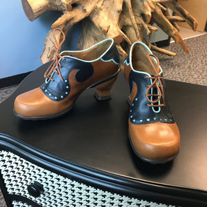 Fluevog Kitschy Boom Boom VIV Womens 9 shoe