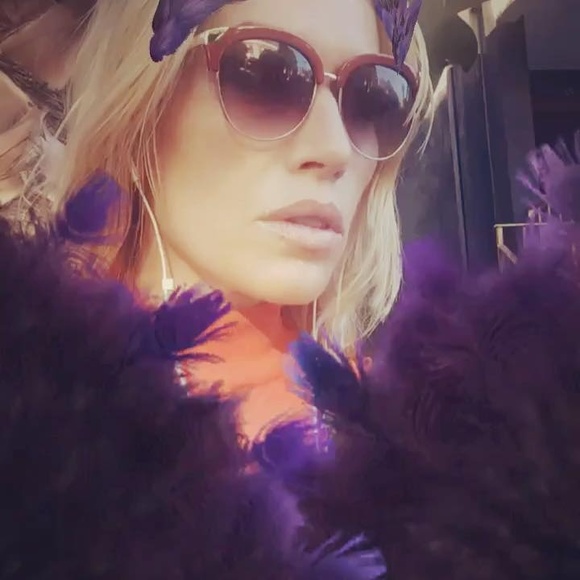 Meet your Posher, Ashley - Picture 2 of 8