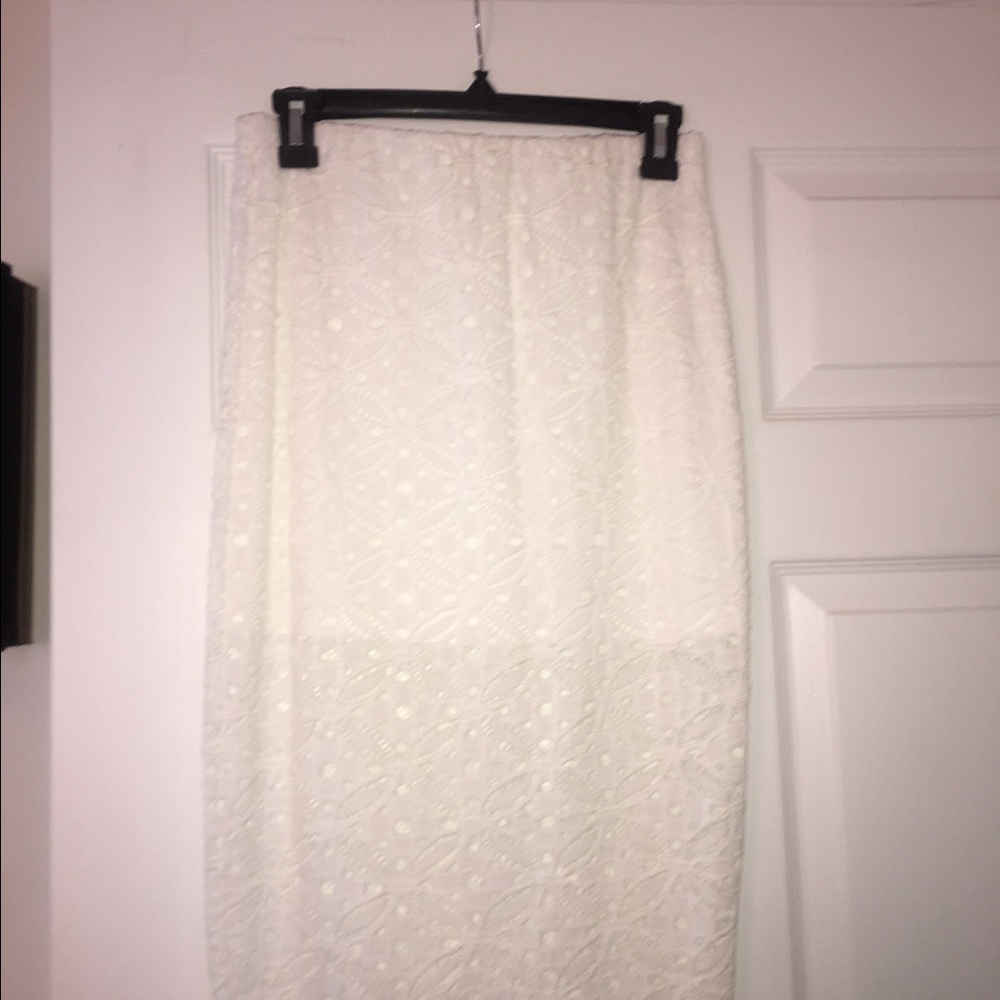Lace white skirt