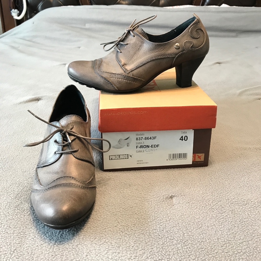 Pikolinos bootie with 21/2 in heel