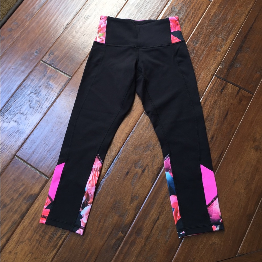 Lululemon floral wunder under crops