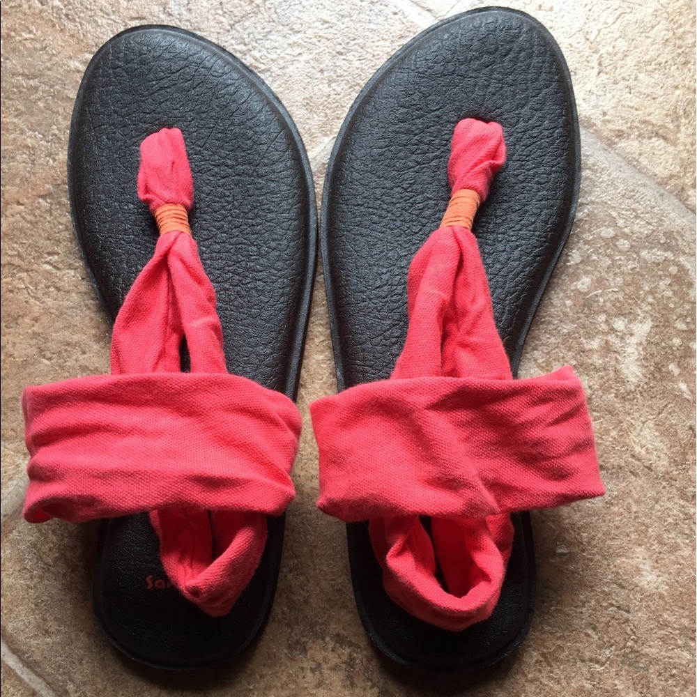 Sanuk Coral/pink yoga sling sandal