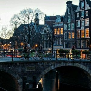 Meet your Posher, Eden