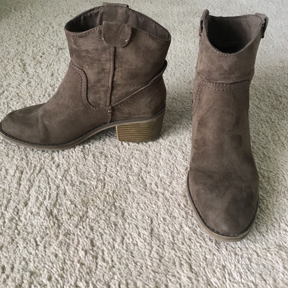 Brown ankle boots