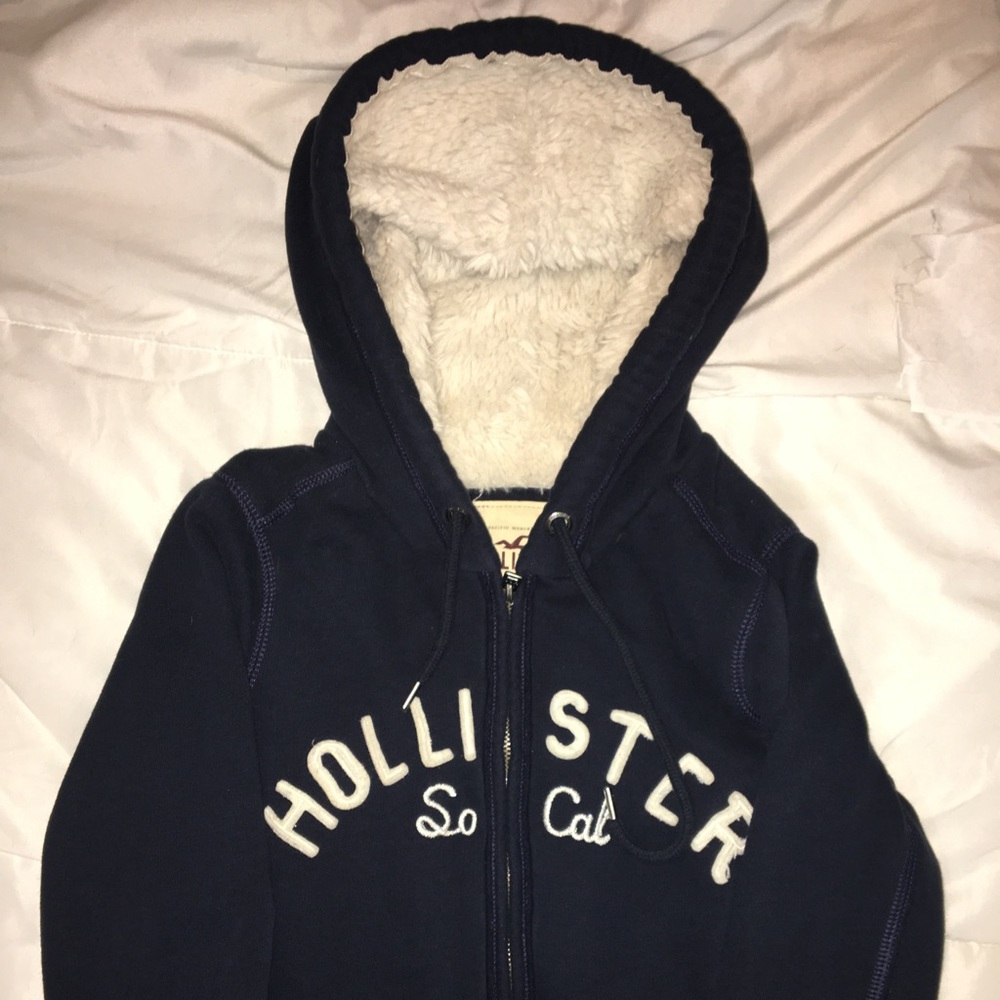 SOLD Vintage, faux fur lined  Hollister sweater ✨