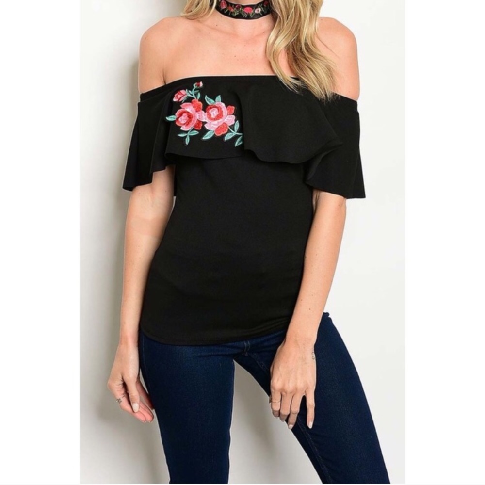 🌹HOST PICK! Rose ruffle, off the shoulder top.