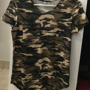 Small camo v-neck