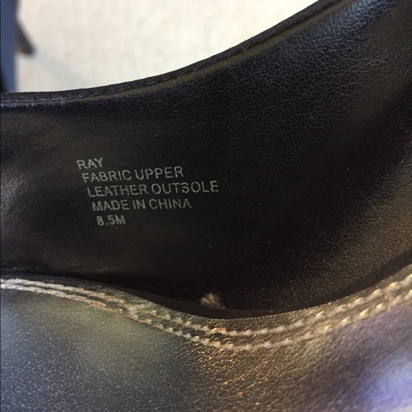 Black satin peep toe platform heels - Picture 4 of 8