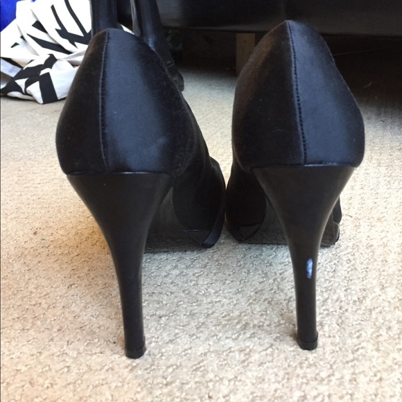 Black satin peep toe platform heels - Picture 5 of 8
