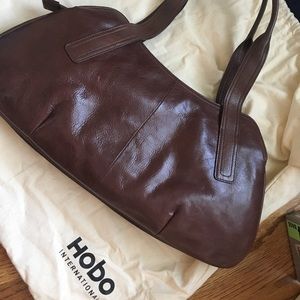 Hobo Vensa purse in brown leather