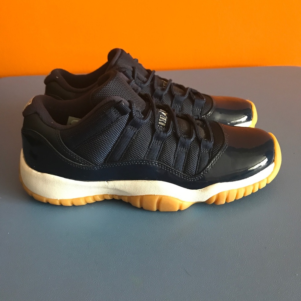 Air Jordan 11 Navy Gum