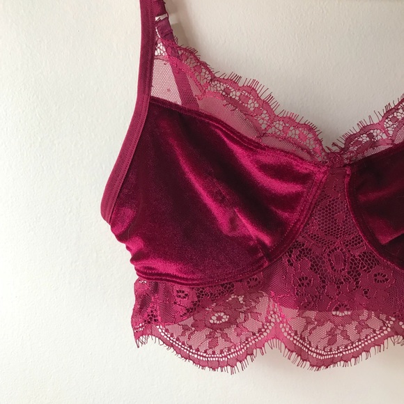 ✨ Lace Bralette in Wine - Picture 2 of 5