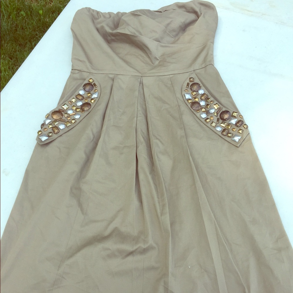 Limited strapless dress