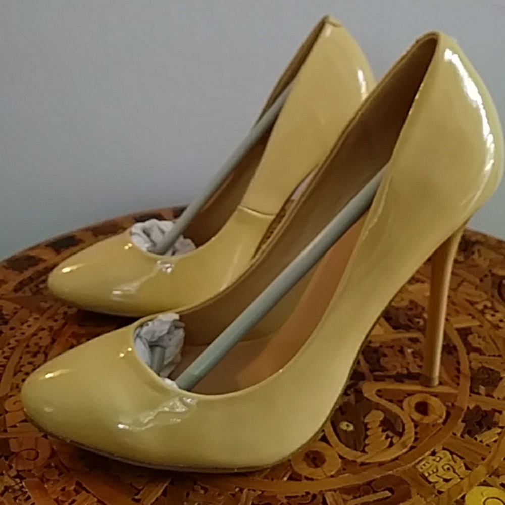 Maiden Lane Basic Pump - image 3