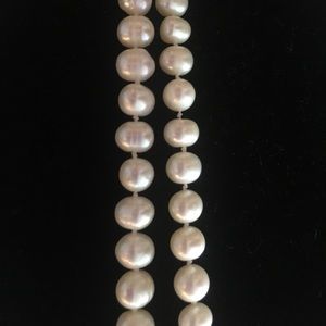 82" AUTHENTIC Natural pearls