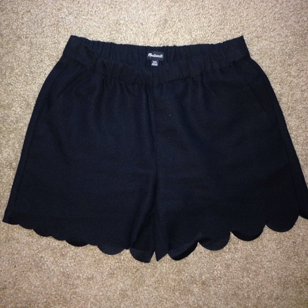 Madewell Scalloped edged black shorts