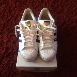Adidas superstars