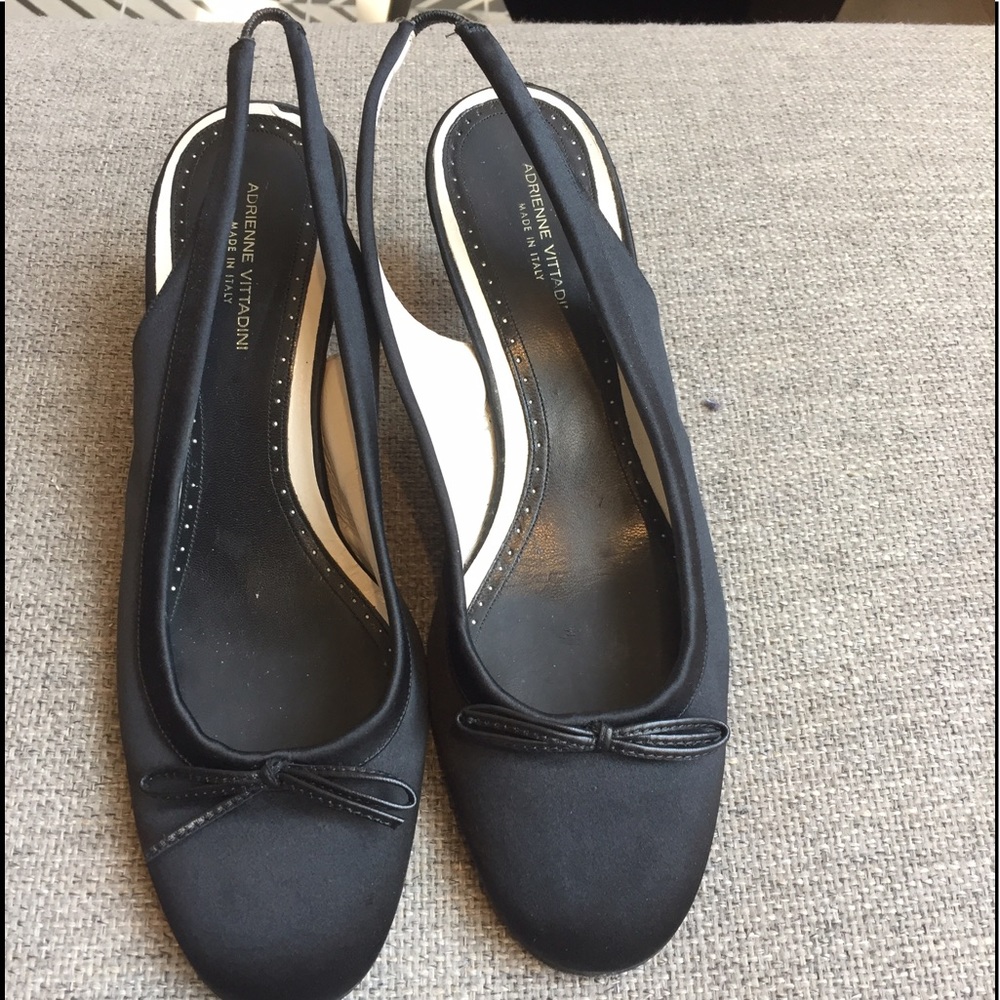 8M Adrienne Vittadini satin heels.