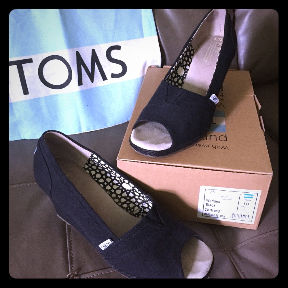 TOMS Black Canvas Wedges Size 10