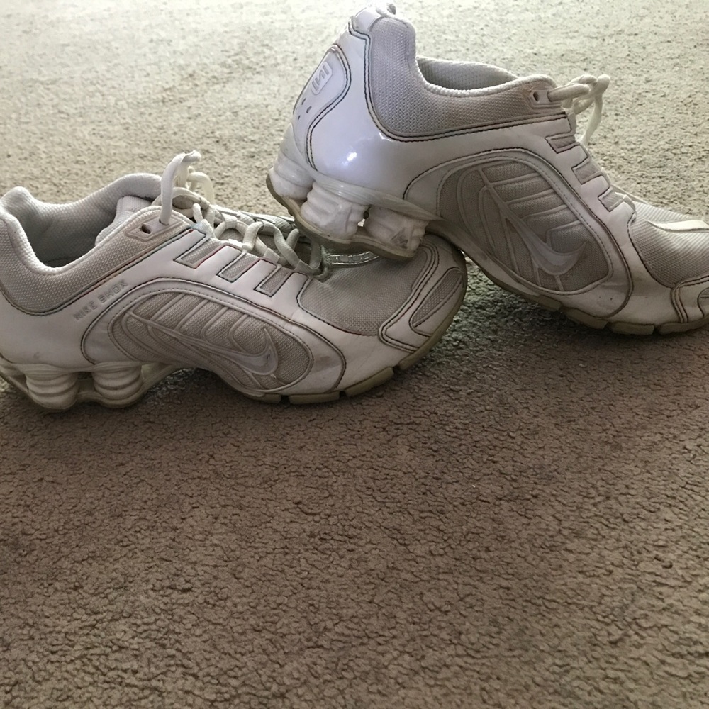 White Nike shox