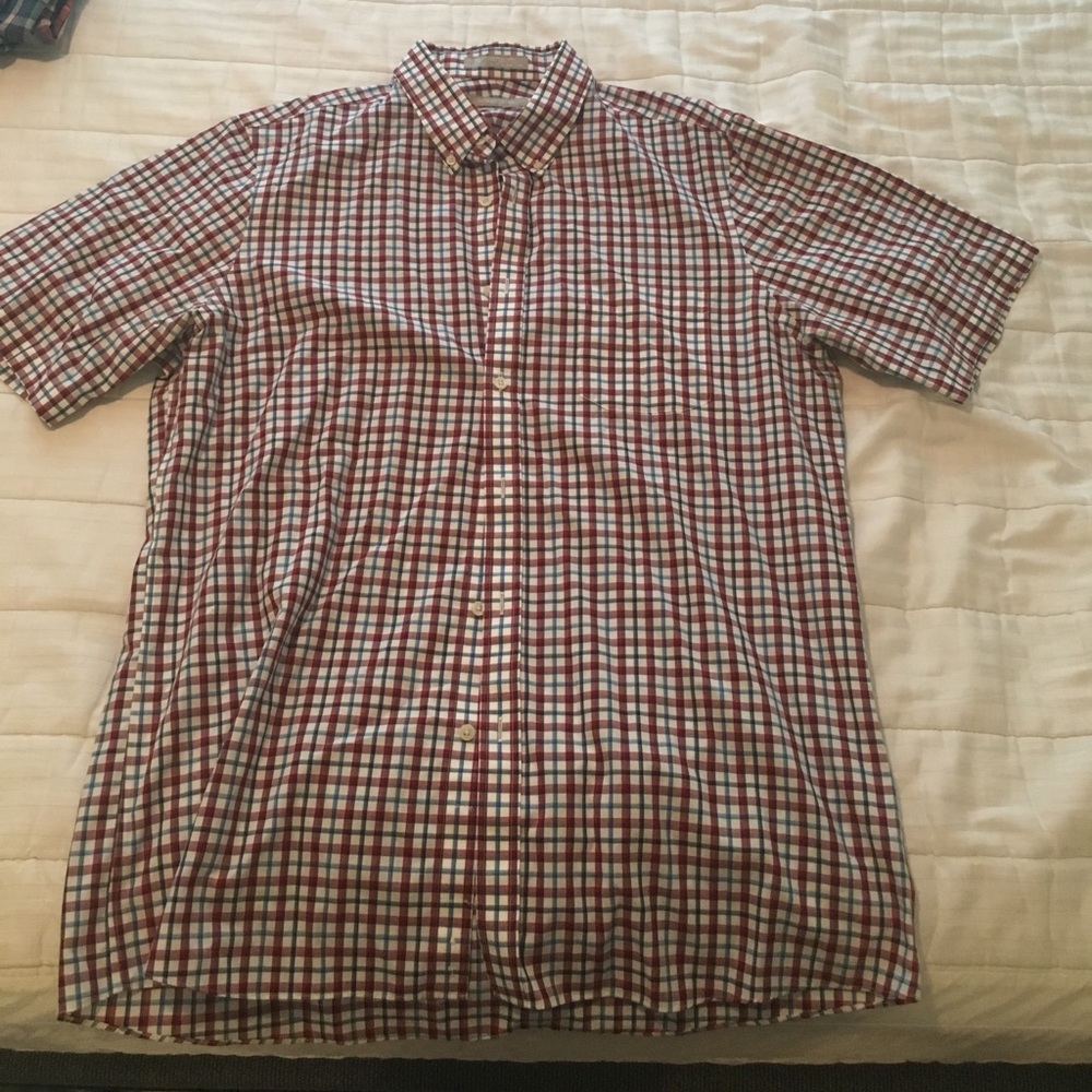 Men's plaid short sleeve button down