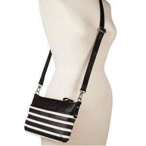 BLACK AND WHITE STRIPED CROSSBODY PURSE