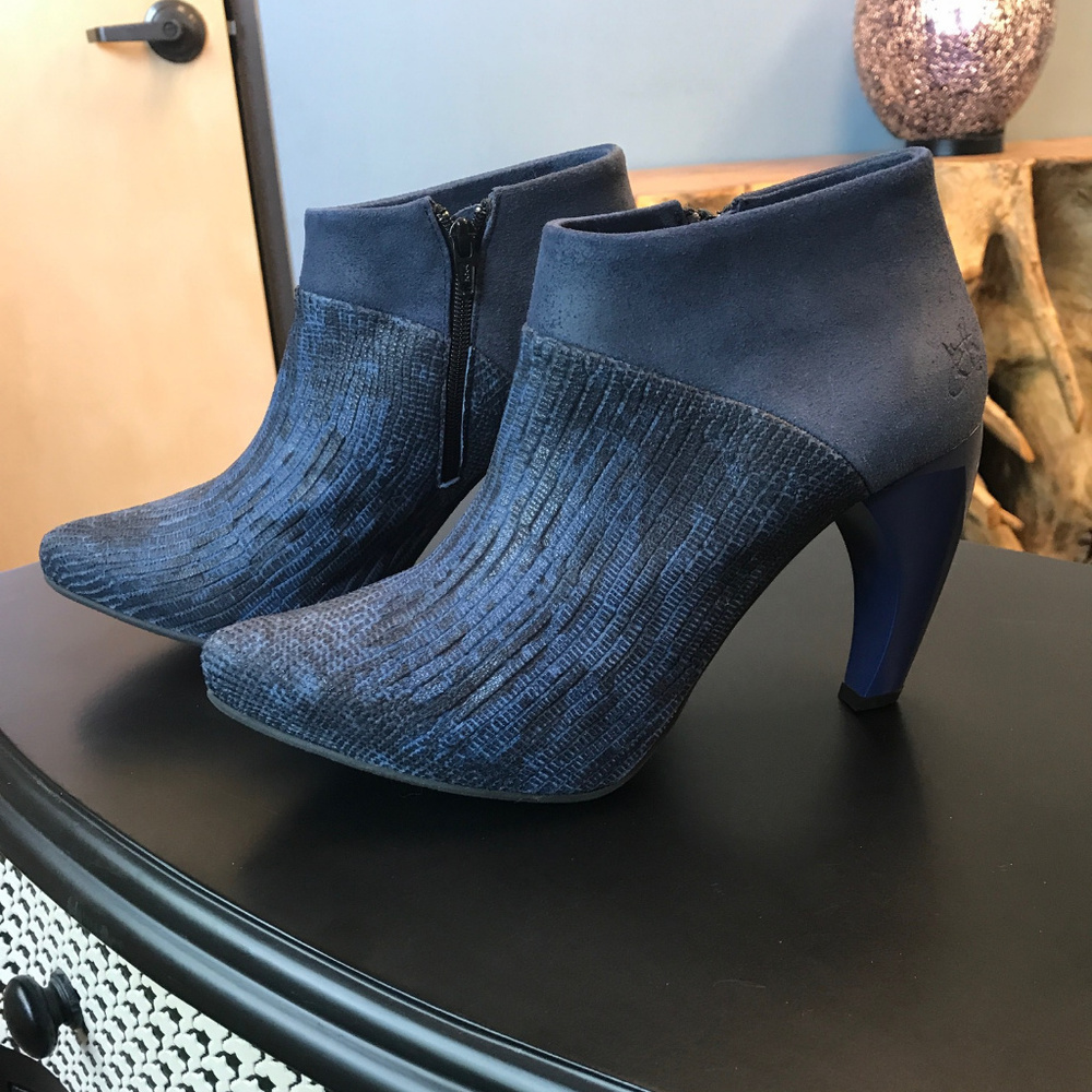 Fluevog Pizzazz Womens Size 9 Shoe - Slate Blue