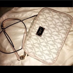 Great Condition Michael Kors Handbag