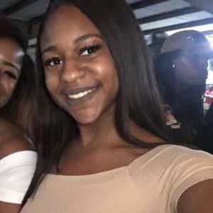 Meet your Posher, Leelee