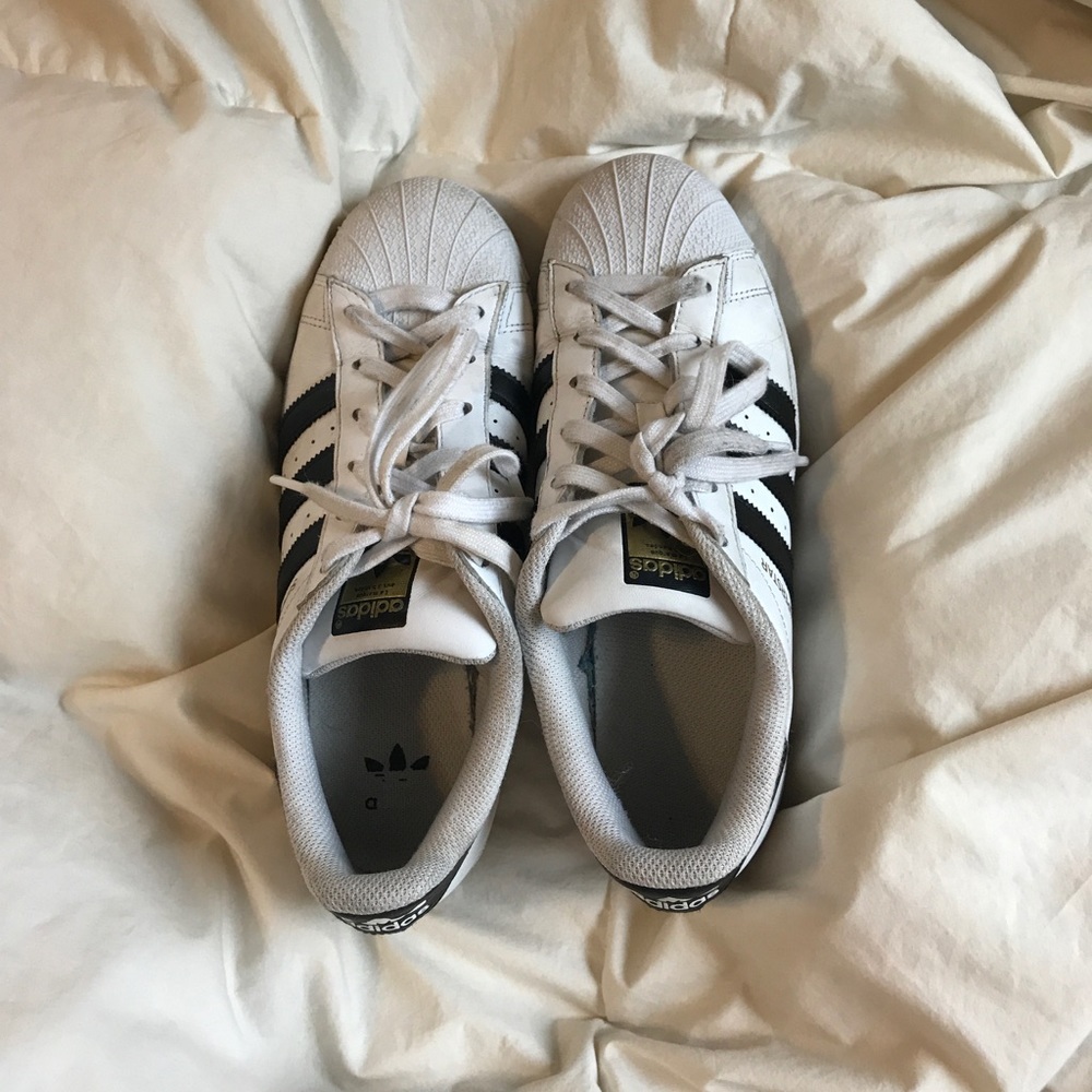Adidas Classic B&W Superstars - Size 7