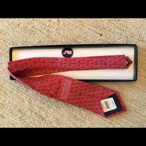 Brand new vineyard vines tie