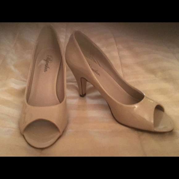 Shoes - Open toe new heels🌻closet clear out