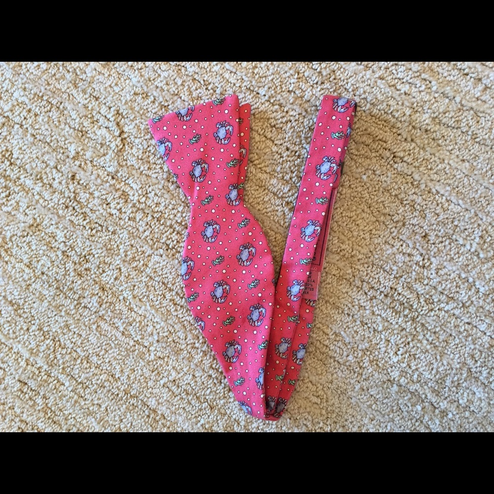 Vineyard vines bow tie