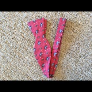 Vineyard vines bow tie