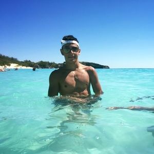 Meet your Posher, Adam