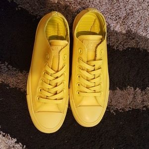 Yellow Converse. see details for correct sizing