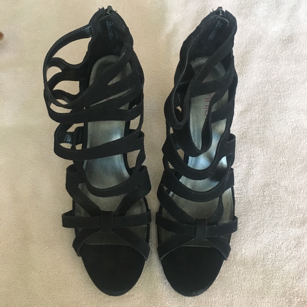 CONNIE STRAPPY SANDALS